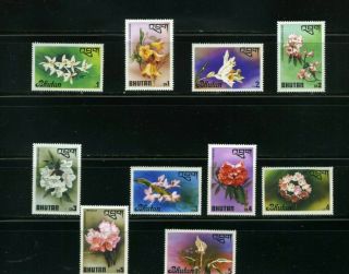 FLOWERS OF BHUTAN,  {10} MNH 1976 2
