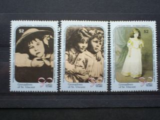 Grenadines Of St Vincent Stamp.  Set 3 Young Queen Mothers 90th Birthday.