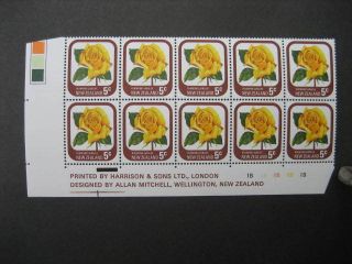 Zealand 1975 Roses 5c Plate Block 1a Nhm Sg1090