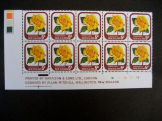 Zealand 1975 Roses 5c Plate Block 1b Nhm Sg 1090