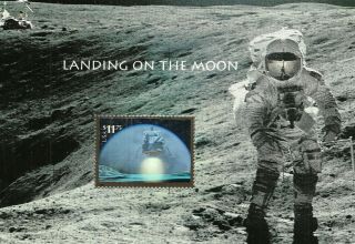 U.  S.  2000 Moon Landing Hologram $11.  75 Scott 3413 Mnh Souvenir Sheet