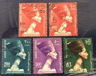 Egyptian Stamps.  5 Stamps Of The Queen Nevi.  For 55,  100,  200,  500 Milims &