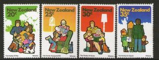 Zealand 1981 Mnh Muh Set - Family Life