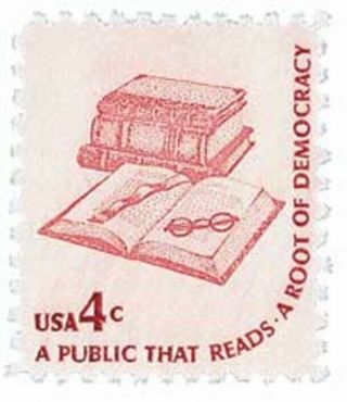1977 Book & Eyeglasses 3 Cents Us Postage Stamp Scott 1585
