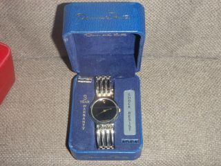 Vintage Oscar De La Renta Men’s Shock Resistant Gold Toned Watch