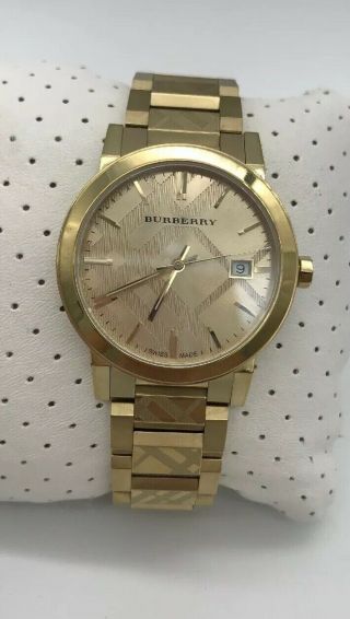 Women ' s Burberry Wrist Watch. . .  Reloj de Mujer marca Burberry 4