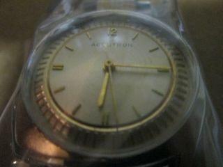 Vintage Bulova Mens Watch 14 K Gold Chevrons Inlays Only Stainless Case