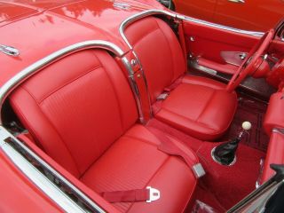 1961 Chevrolet Corvette Convertible 11