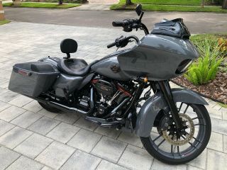 2018 Harley - Davidson Touring Road Glide Cvo Screamin Eagle