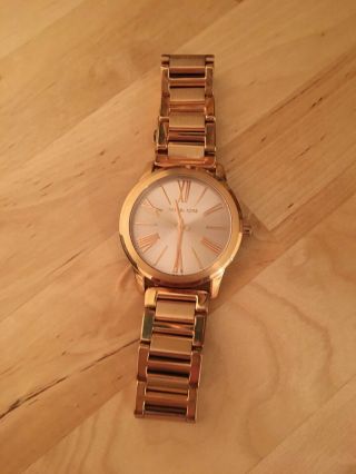 Michael Kors Women ' s Gold Toned Mid - size Watch 1.  5 inch Diameter 2