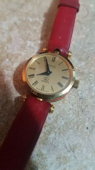Vintage Gucci Ladies Watch With Band Buckle -