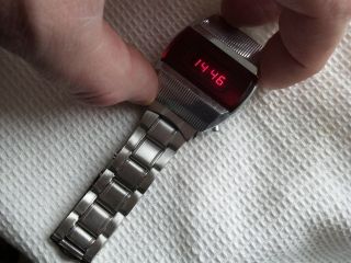 Vintage Pulsar Elektronika 1 First Russian Ussr Digital Red Led Wrist Watch 2062