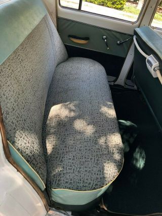 1967 GAZ Volga Deluxe 11