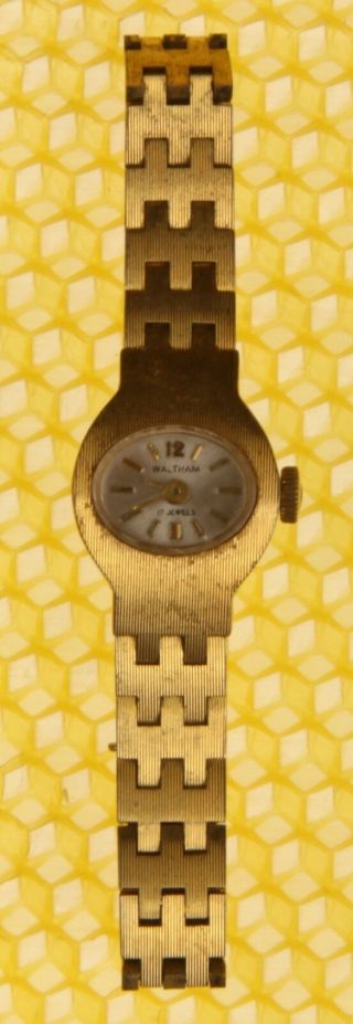 Women ' s Vintage WALTHAM 17J Mechanical Hand - Wind Watch WORK WELL 4
