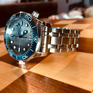 Omega Seamaster Professional 300m Blue Grey Men ' s Dive Watch 210.  30.  42.  20.  06.  001 8