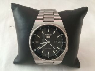 Gents Seiko 5 Automatic Day & Date Black Dial Wristwatch