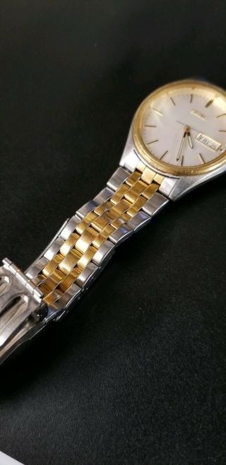 VINTAGE SEIKO MENS 7N43 - 9048 SILVER DIAL STAINLESS STEEL WATCH BATTERY 6