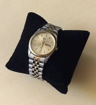 men’s vintage timex quartz watch day/Date Gold Silver Tone Stainless Steel Wor 2