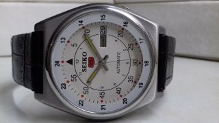 Vintage Seiko 5 Automatic Day&date White Color Dial Numeric Figure Railway Time