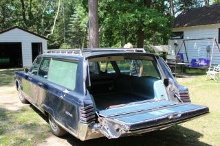 1967 Chrysler Town & Country 9