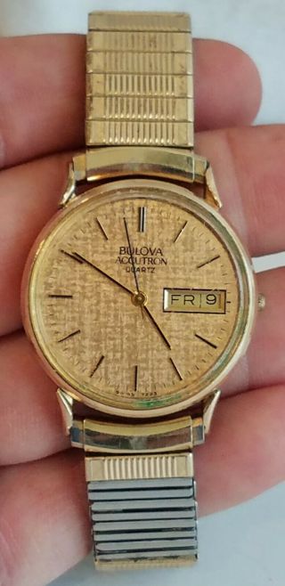 Bulova Accutron 10k Gold Filled Gf Quartz Wrist Watch Mens Runs