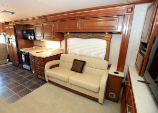 2008 Fleetwood Discovery 14
