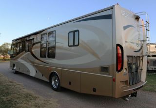 2008 Fleetwood Discovery 4