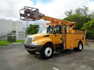 2003 International 4400 Cable Placing Bucket Boom Truck