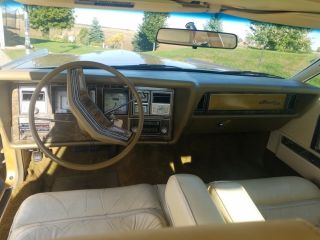 1977 Lincoln Continental 11