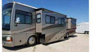 2004 Fleetwood DISCOVERY 39L 9