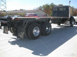 2007 PETERBILT 335 C7 CAT 10 SPEED TANDEM AXLE WITH 24 ' FLATBED SET UP FOR MOFFITT FORKLIFT 5