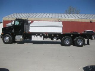 2007 PETERBILT 335 C7 CAT 10 SPEED TANDEM AXLE WITH 24 ' FLATBED SET UP FOR MOFFITT FORKLIFT 8