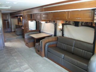 2008 Fleetwood Discovery 39R 10