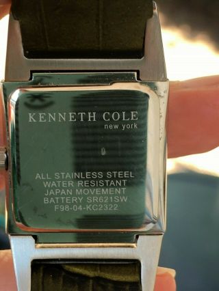 Kenneth Cole Men ' s Wristwatch Green Leather Band Rectangle Case Analog Date 7