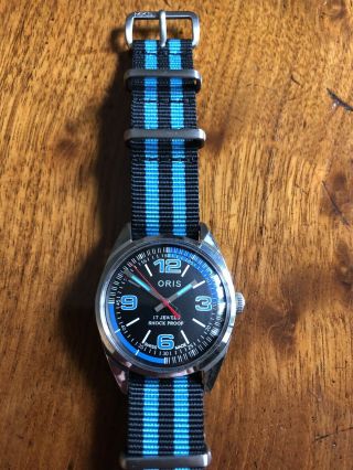Oris Vintage Wristwatch Swiss Made 17 Jewels Blue And Black Sector Face