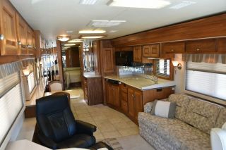 2003 Country Coach Allure 40 CPSG Crown Point 13