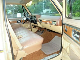 1977 Chevrolet C/K Pickup 2500 11