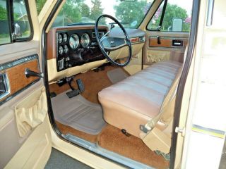 1977 Chevrolet C/K Pickup 2500 9