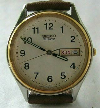 Seiko 7n43 Quartz Day & Date Watch With Leather Band
