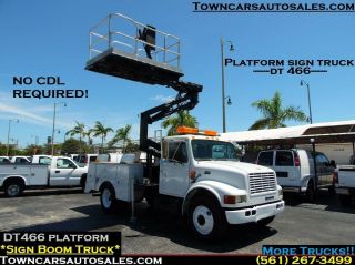 1998 International 4700 Platform Sign Boom Lift Truck