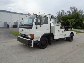 2004 Ud Ud 1800 Wrecker Tow Truck