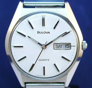 Bulova 5 Jewel Quartz Day/date Vintage 1980 Stainless Watch With Band
