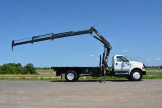 2005 Ford F750 Flatbed With Crane 12