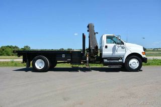 2005 Ford F750 Flatbed With Crane 4