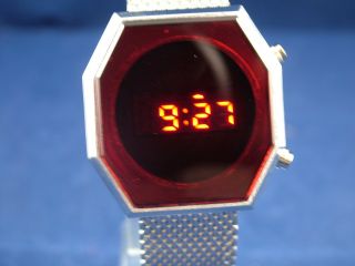 Gents Modern Chunky 1970s Vintage Style Retro Digital Led Lcd Watch 12&24 Hour