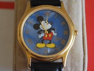 Vintage Lorus V500 Gold Tone Mickey Mouse Men 