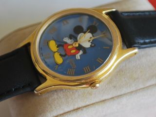 Vintage LORUS V500 Gold Tone Mickey Mouse Men ' s Watch w/Blue Marble Dial 2