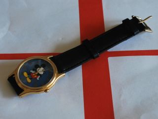 Vintage LORUS V500 Gold Tone Mickey Mouse Men ' s Watch w/Blue Marble Dial 7