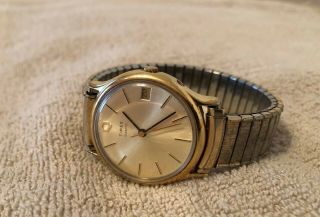 Vintage Timex Q Men ' s Watch - Gold Tone / Time/Date 2