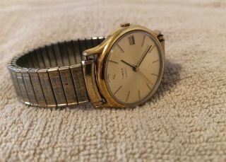 Vintage Timex Q Men ' s Watch - Gold Tone / Time/Date 3